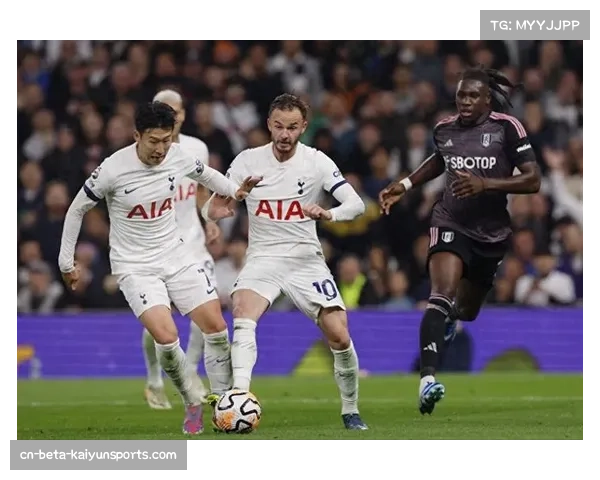 战术板：热刺双后腰构建防线 但麦迪逊缺阵影响中场创造力